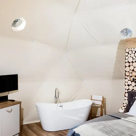 Glamping *